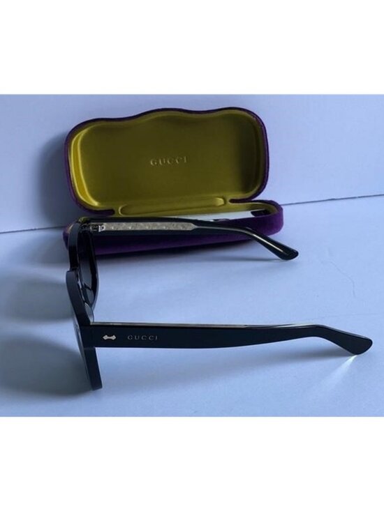 New Authentic Gucci GG0912s 001 Black Sunglasses with Purple & Gold Case main image 7